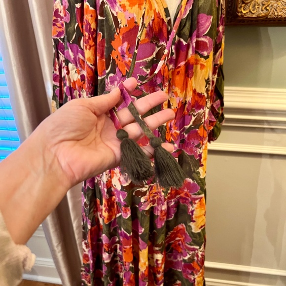 NWT Easel Tiered Maxi Dress in Fall Floral Size SMALL - Picture 6 of 7